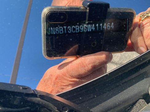 Used 2025 Nissan Rogue SL w/ Tech Package image 24