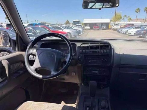 Used 2000 Isuzu Trooper S image 16