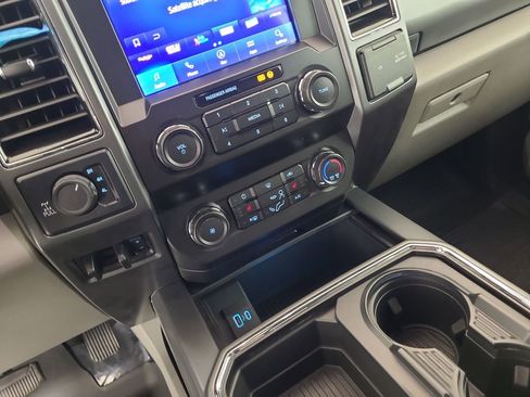 Used 2021 Ford F250 XLT w/ XLT Premium Package image 15