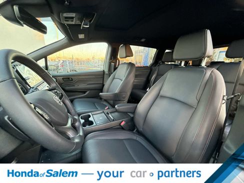 Used 2025 Honda Odyssey Sport-L image 13