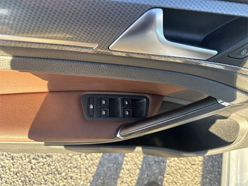 Used 2018 Volkswagen Golf Alltrack SEL image 27