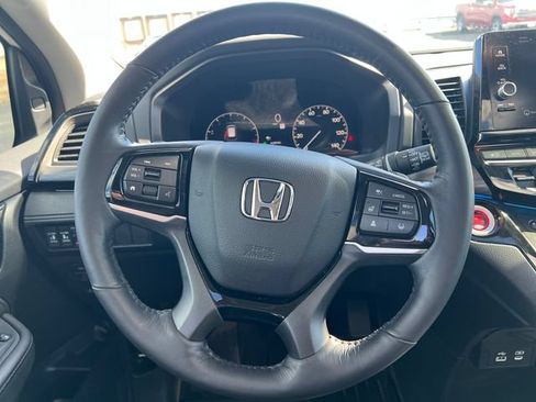 Used 2025 Honda Odyssey Elite image 16