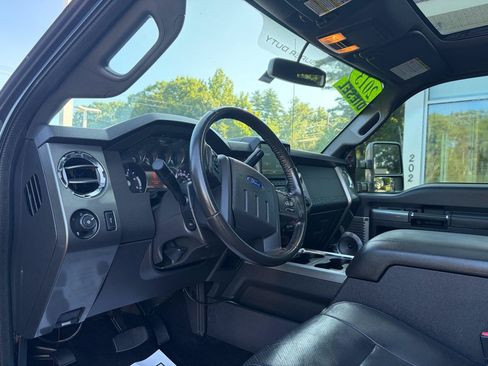 Used 2013 Ford F250 Lariat w/ Lariat Ultimate Pkg AWD/4WD image 24