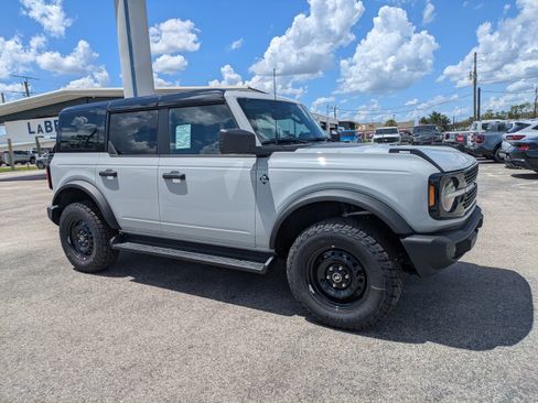 New 2026 Ford Bronco Outer Banks AWD/4WD image 2