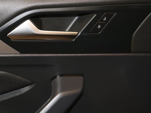 Used 2019 Volkswagen Jetta SE w/ Cold Weather Package image 64