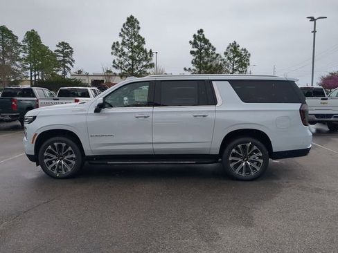 New 2026 Chevrolet Suburban High Country w/ Sun And Tow Package AWD/4WD image 9