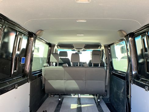 Used 2025 Mercedes-Benz Sprinter 2500 image 27