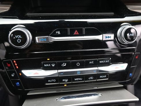 Used 2023 Ford Explorer Limited image 31