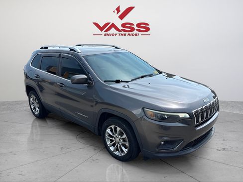 Used 2020 Jeep Cherokee Latitude Plus w/ Cold Weather Group FWD image 7