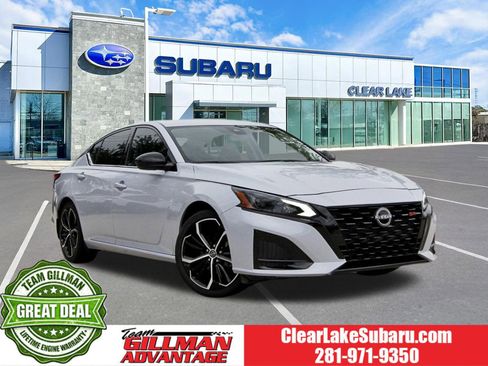 Used 2024 Nissan Altima 2.5 SR image 1