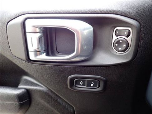 Used 2024 Jeep Wrangler Unlimited w/ Technology Group AWD/4WD image 11