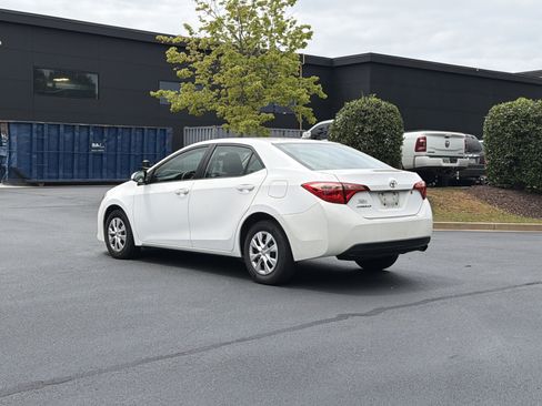 Used 2017 Toyota Corolla L FWD image 16