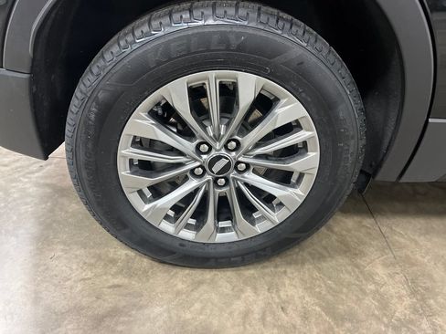 Certified 2024 Cadillac XT4 Premium Luxury AWD/4WD image 9