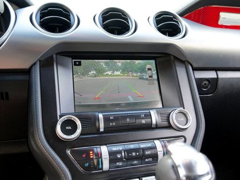 Used 2019 Ford Mustang Premium RWD image 10