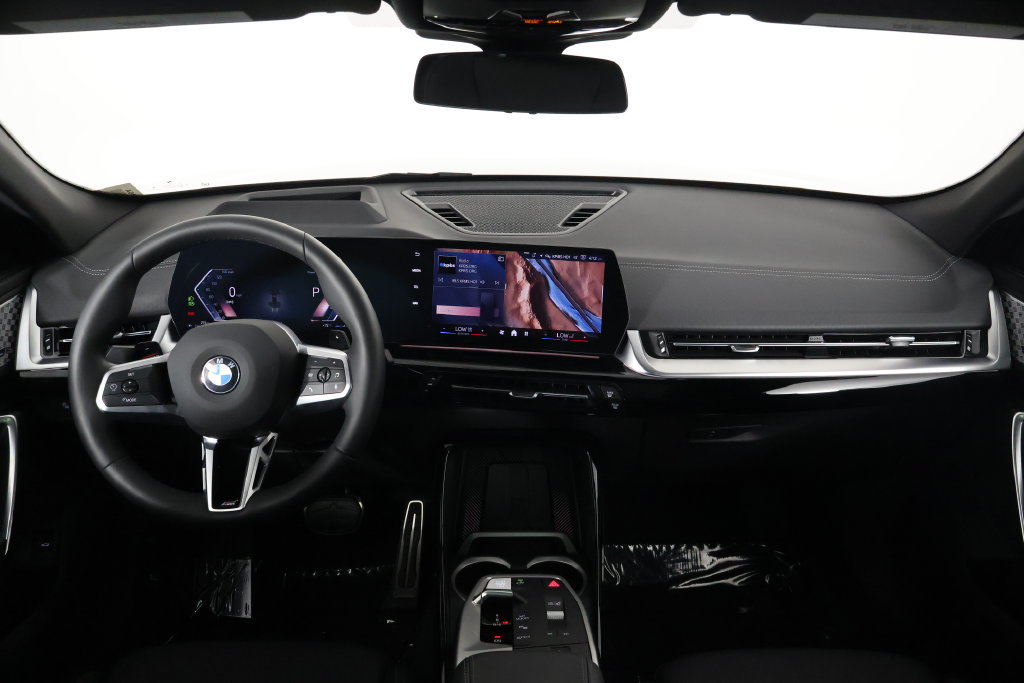 Used 2025 BMW X2 xDrive28i w/ Technology Package AWD/4WD image 8