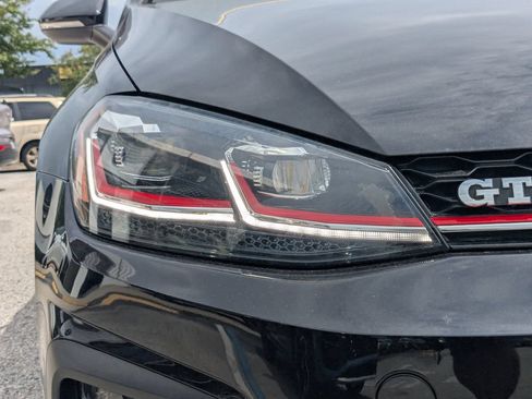 Used 2018 Volkswagen GTI SE FWD image 10