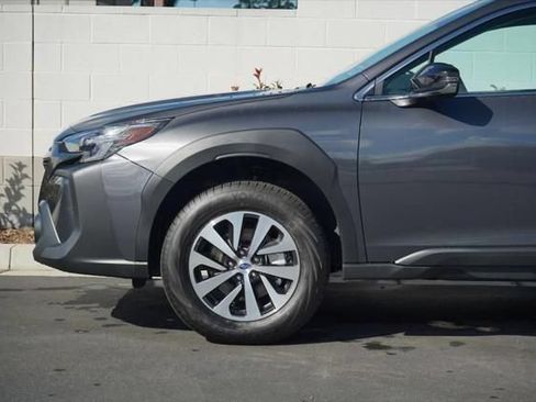 Certified 2025 Subaru Outback Premium AWD/4WD image 2