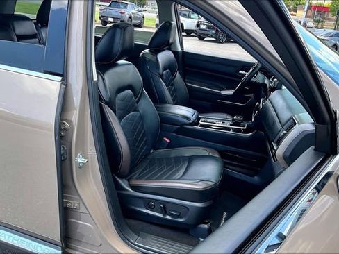 Certified 2025 Nissan Pathfinder Platinum w/ Cargo Package FWD image 27