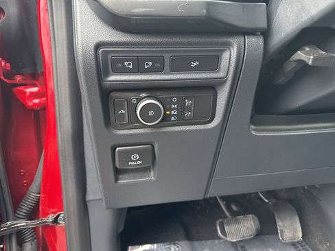 Certified 2022 Ford F150 XLT w/ Equipment Group 302A High image 17