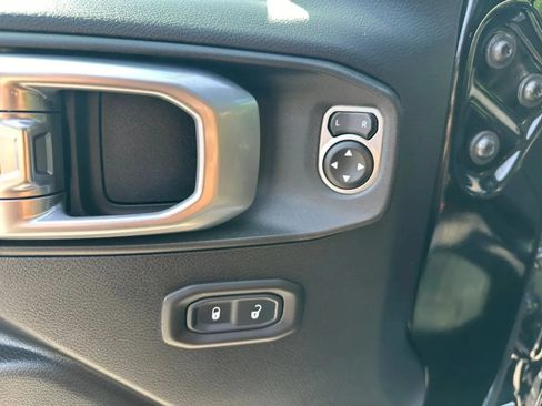 Used 2019 Jeep Wrangler Unlimited Sport S AWD/4WD image 12