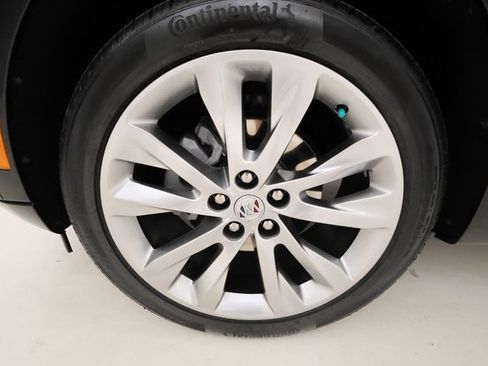 Used 2022 Buick Envision Avenir w/ Technology Package II image 6