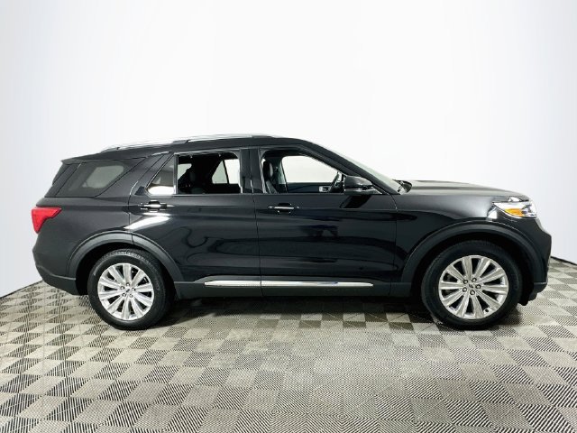 Used 2024 Ford Explorer Limited w/ Limited Technology Package RWD image 2