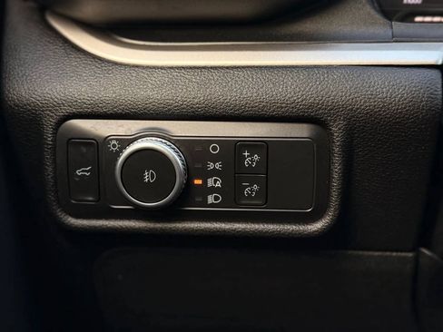 Used 2022 Ford Explorer XLT w/ Equipment Group 202A AWD/4WD image 12