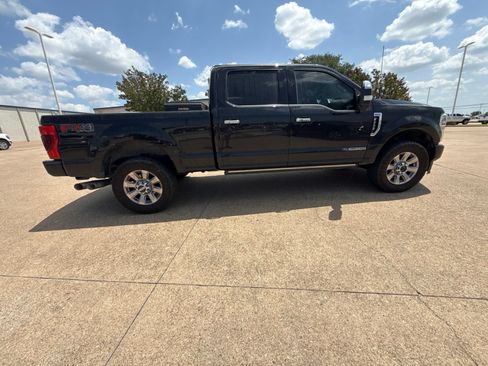 Used 2022 Ford F250 Platinum w/ FX4 Off-Road Package AWD/4WD image 8