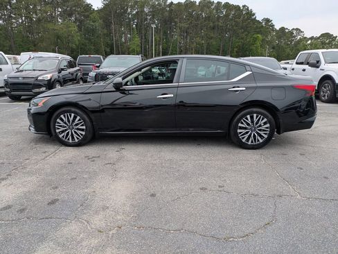 Used 2024 Nissan Altima 2.5 SV FWD image 7