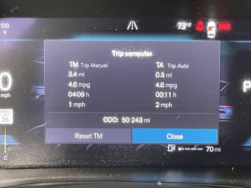 Used 2024 Volvo XC40 B5 Plus image 26