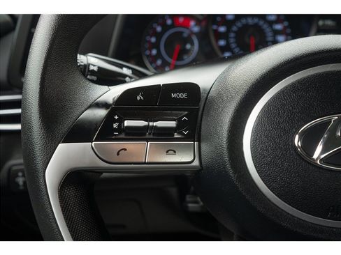 Used 2023 Hyundai Elantra SEL FWD image 11