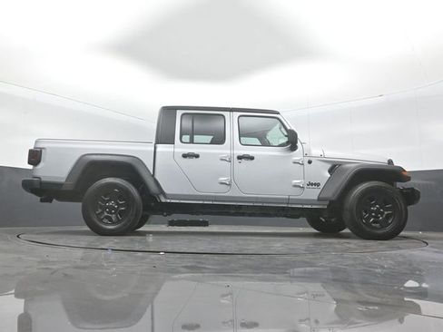 Used 2023 Jeep Gladiator Sport w/ Trailer Tow Package image 24