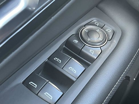 Used 2025 Chevrolet Tahoe Premier image 32