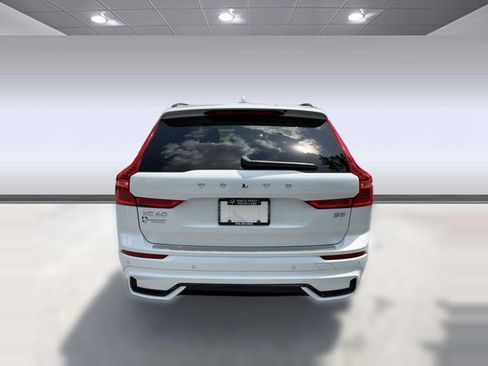 Certified 2023 Volvo XC60 B5 Ultimate w/ Climate Package FWD image 10