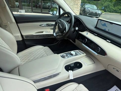 Used 2025 Genesis GV70 3.5T Sport w/ Sport Advanced Package AWD/4WD image 30