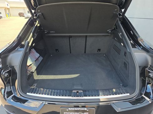 Certified 2025 Porsche Cayenne GTS AWD/4WD image 15