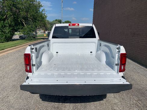 Used 2026 RAM 2500 Laramie AWD/4WD image 5
