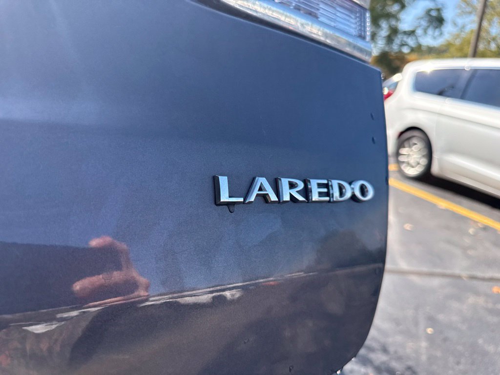 Used 2017 Jeep Grand Cherokee Laredo w/ Quick Order Package 23E AWD/4WD image 14