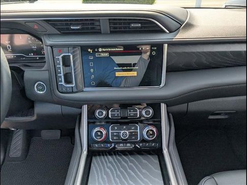 Used 2024 GMC Yukon XL Denali image 9