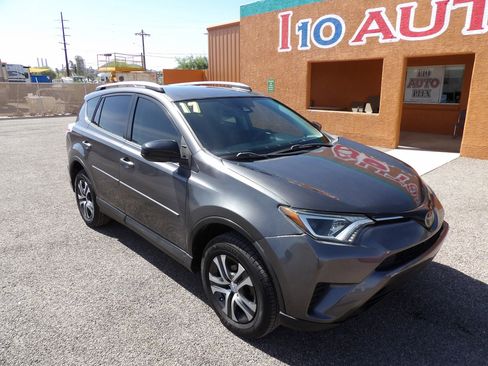 Used 2017 Toyota RAV4 LE FWD image 2