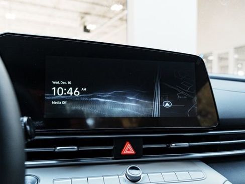 New 2026 Hyundai Elantra Limited image 15