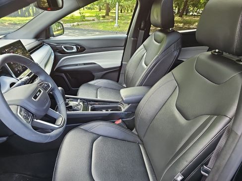 Used 2025 Jeep Compass Limited w/ Sun & Sound Group AWD/4WD image 17
