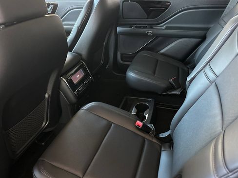 Used 2026 Lincoln Aviator 2WD image 11
