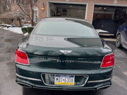 Used 2022 Bentley Flying Spur W12 image 8