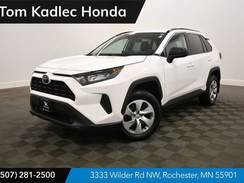 Used 2021 Toyota RAV4 LE AWD/4WD image 1