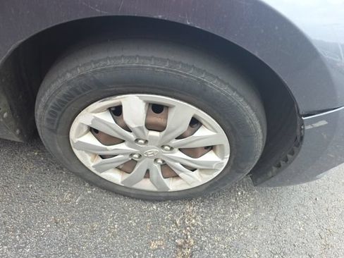 Used 2019 Hyundai Accent SE FWD image 9