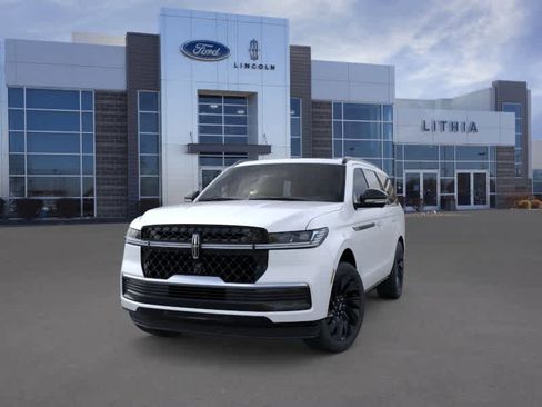 New 2026 Lincoln Navigator Reserve w/ Jet Appearance Package image 2