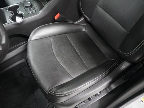 Used 2022 GMC Terrain SLT w/ LPO, 'HIT The Road' Package image 11