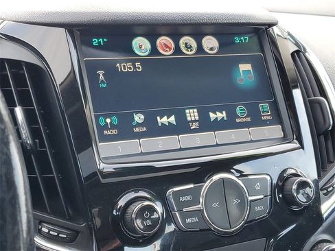 Used 2017 Chevrolet Cruze Premier image 20