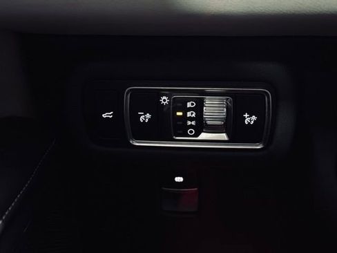 Used 2024 Lincoln Nautilus Reserve image 34